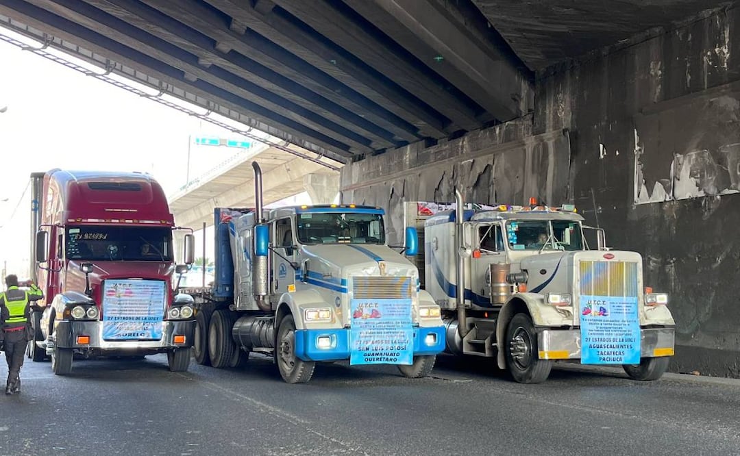 El Gobierno Federal anunció que llegó a un acuerdo con representantes de organizaciones de transportistas para instalar mesas de diálogo a fin de continuar los trabajos de conciliación. Foto: Especial