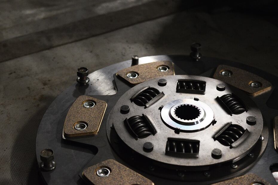 El embrague es muy importante para el funcionamiento del auto. Foto: Pixabay