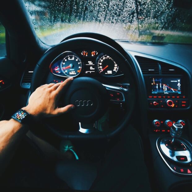 Trucos para desempañar los vidrios del auto por la lluvia