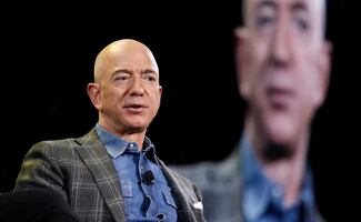 Jeff Bezos defiende eliminar el impuesto sobre la renta a población de menos ingresos; "no creo que deba ser el 3%, debería ser 0"