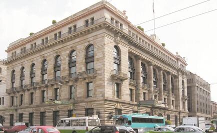 Analistas rebajan pronóstico del PIB al 2.60% para 2015