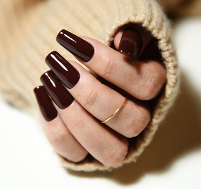 Uñas espresso. Foto: Etsy
