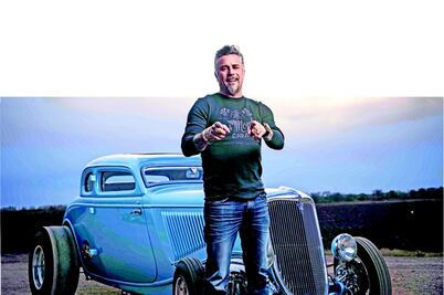 Viajan en auto hacia la popularidad