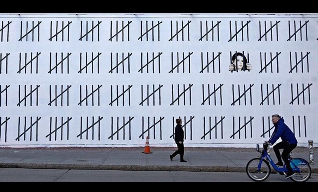 Obra de Banksy en protesta contra el arresto de la artista Zehra Doğan. Foto: Instagram Banksy