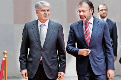 Videgaray llama a IP a reflexionar su participación en el muro