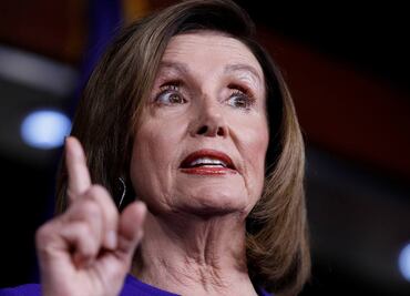 Pelosi dice tener "testimonios suficientes" para destituir de Trump