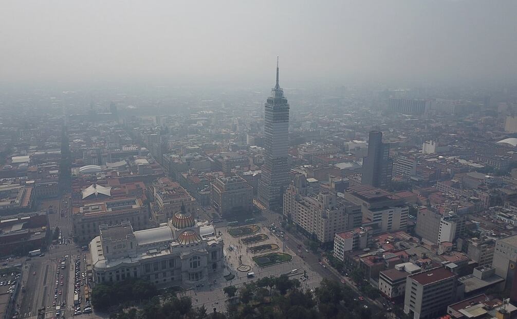 Tras el fracaso de sus 21 Acciones, la administración de Miguel de la Madrid lanzó en 1987 el programa “100 acciones necesarias”, un programa de cuidado ambiental en todos sus sectores, aunque con mayor interés en el aspecto atmosférico. Foto: Madla Hartz/EFE.