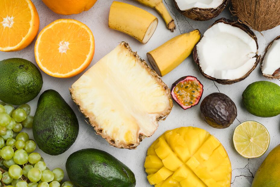 Incorporar alimentos diuréticos puede equilibrar los niveles de líquidos en el cuerpo. Foto: Freepik