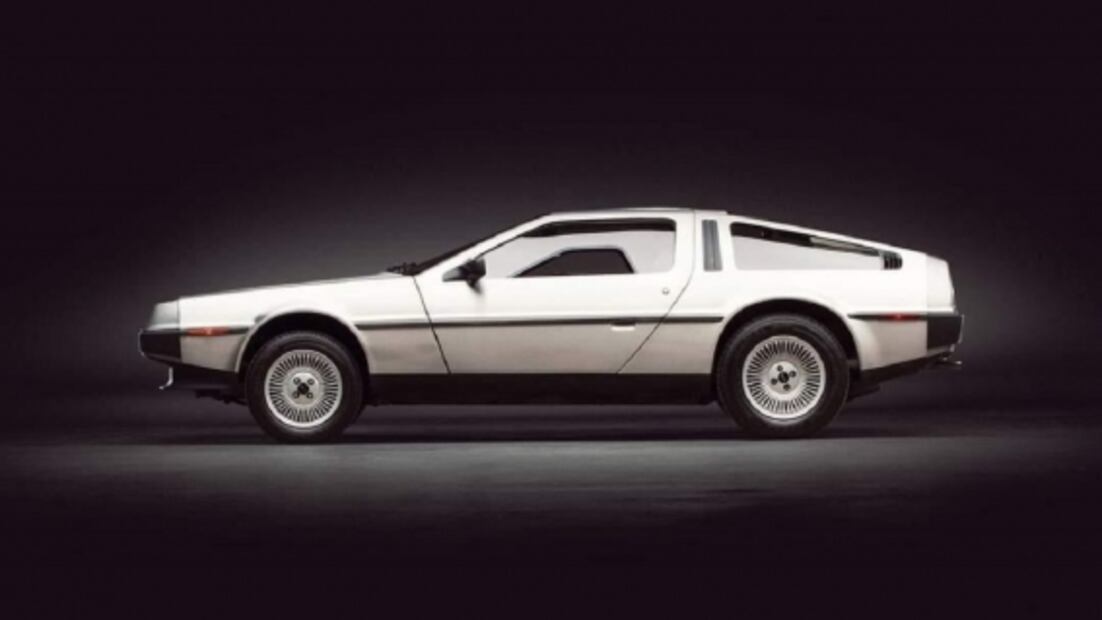Encuentran 2 autos DeLorean abandonados en California