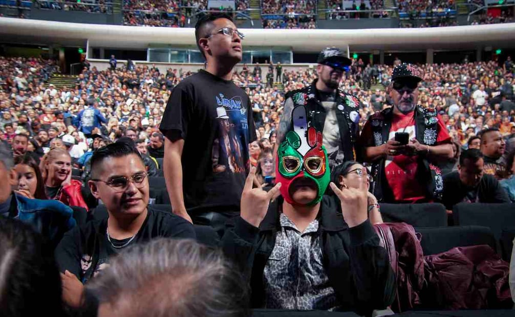 Fans de El Tri en el Auditorio Nacional. Foto: Especial