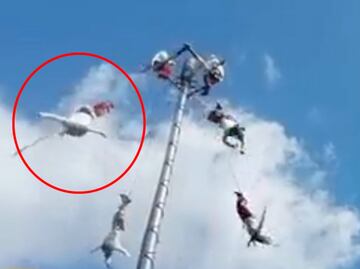 Cae volador de Papantla de 25 metros de altura en Huaquechula, Puebla