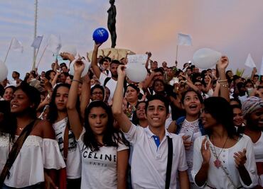 Colombianos marchan para que se concrete acuerdo de paz con las FARC