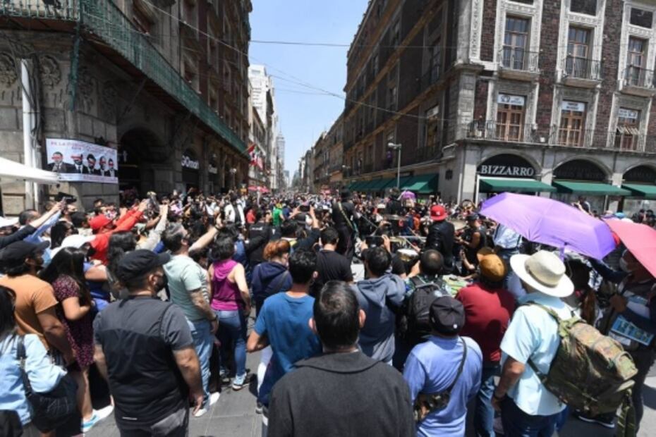 Pese a alerta naranja, corean a la Maldita Vecindad en la CDMX