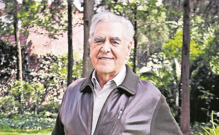 Eric del Castillo sufre caída y lo llevan al hospital