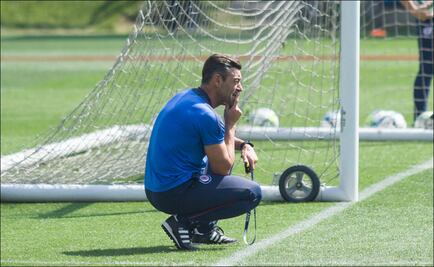 Pedro Caixinha se ausenta por fuerte enfermedad