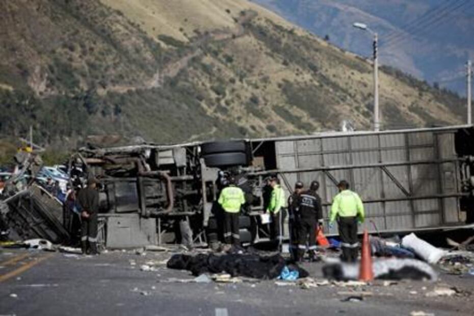 Accidente de tránsito en Ecuador deja al menos 22 muertos