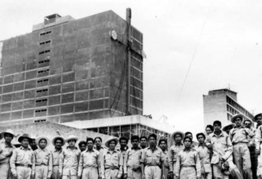 El mural de 4 mil metros cuadrados construido con piedras de todo México