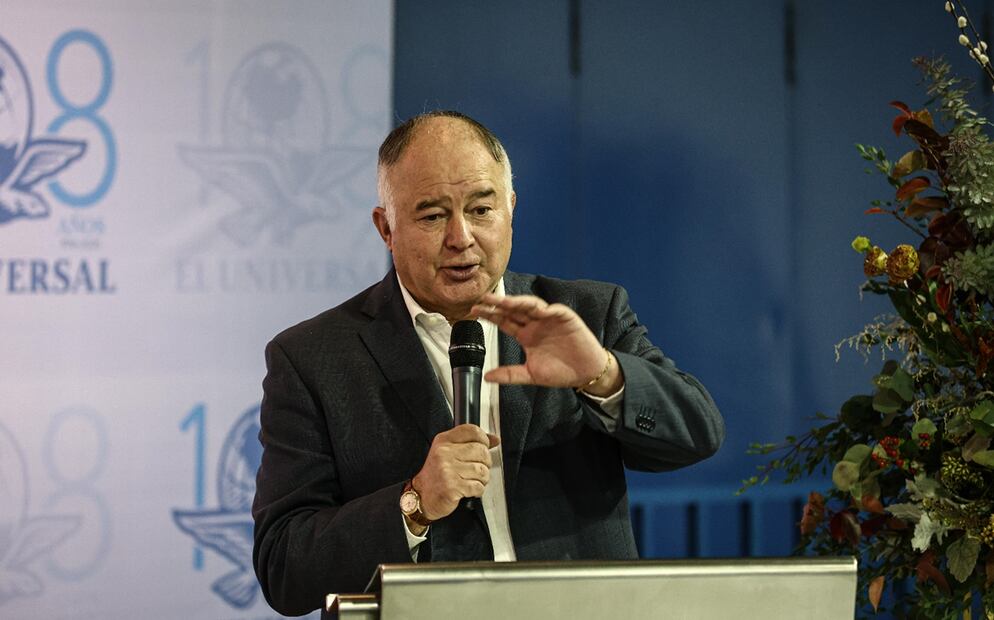 “Hoy podemos decir que terminó el gobierno de Andrés Manuel López Obrador y EL UNIVERSAL sigue y aquí está”, dijo Héctor de Mauleón, columnista de esta casa editorial. Foto: Gabriel Pano/EL UNIVERSAL