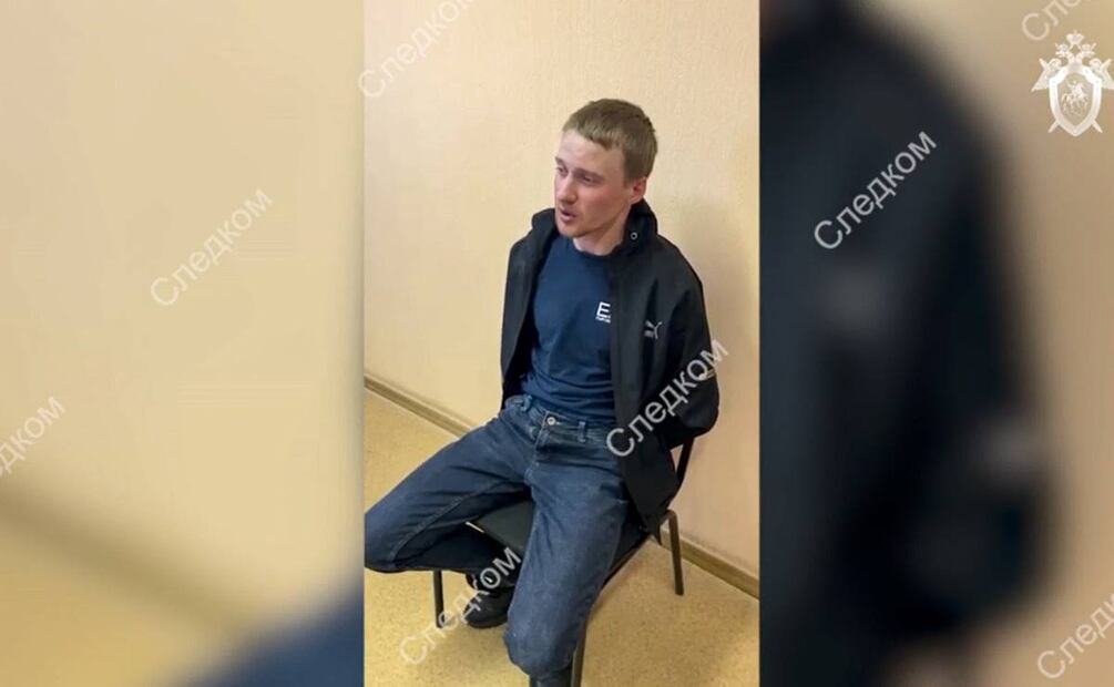 En la imagen tomada de un video publicado por el Servicio de Prensa del Ministerio del Interior de Rusia se observa al sospechoso, detenido en una estación de policía. Foto: AP