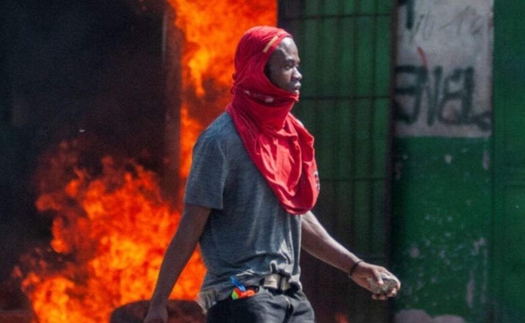 Esta situación ha hecho que 700 mil haitianos hayan huido de sus hogares y se encuentren ahora en situación de "desplazados internos". Foto: X @Edwarda77427936