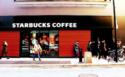 Esto gana un barista de Starbucks en México y sí... trabajan 8 horas 