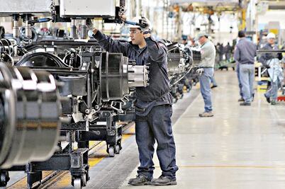 Mexico industrial output unexpectedly shrinks in August