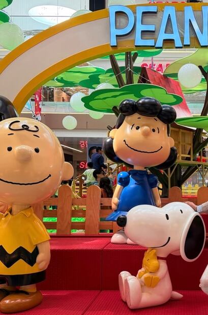 Podrás ver figuras de Peanuts en este parque de juegos en Perisur. Foto: Instagram @macarotter