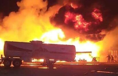 Autoridades reportan solo daños materiales tras explosión de pipas en Matamoros