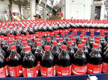 Coca-Cola anuncia retirada masiva de productos en Europa; detectan concentración excesiva de clorato