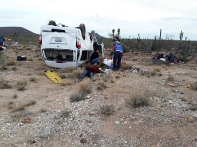 Caravana de "Marichuy" sufre accidente en BCS; la reportan estable