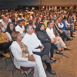 Ser dique de tentaciones autoritarias, ofrece el PRD