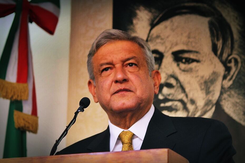 La imagen y el discurso de Andrés Manuel López Obrador, actual presidente de Morena, han cambiado en comparación de hace 10 años, cuando se lanzó por primera vez como candidato presidencial por las izquierdas.