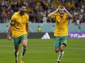 Australia clasifica a los octavos de final tras derrotar a Dinamarca