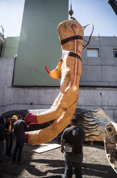 ¿Es un pollo gigante sobre el Museo Carrillo Gil? La recreación de un Siqueiros se apropia del techo del recinto