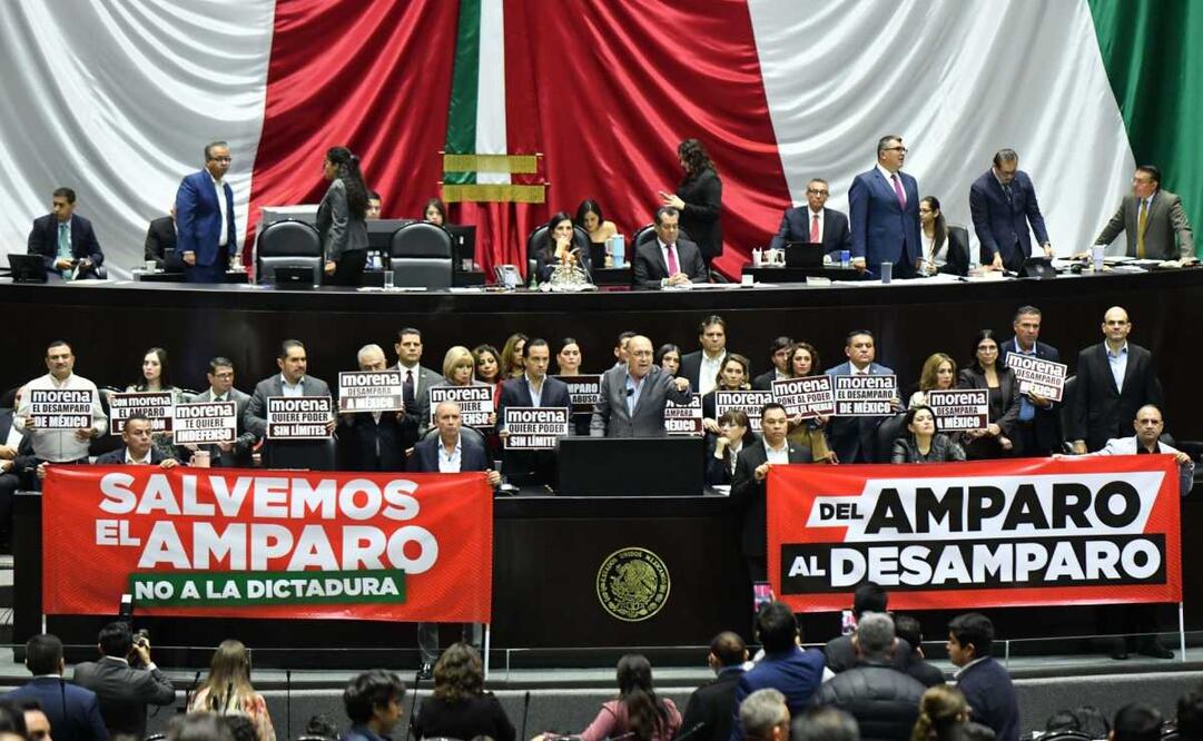Rubén Moreira, diputado y coordinador del grupo parlamentario del PRI, junto a sus compañeros de bancada se pronuncian en contra del dictamen de reforma a la ley de amparo la cual se somete a discusión en la sesión ordinaria de la Cámara de Diputados este martes 14 de octubre de 2025. Foto: Mario Jasso/ Cuartoscuro