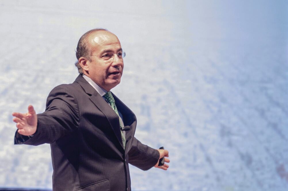 El ex mandatario Felipe Calderón señaló que se requiere de energía renovable y evitar los cambios de uso de suelo (Especial)