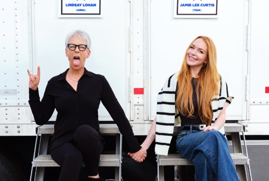 Jamie Lee Curtis y Lindsay Lohan, protagonistas de "Freaky Friday", cinta también conocida como "Viernes de locos".
Foto: Disney
