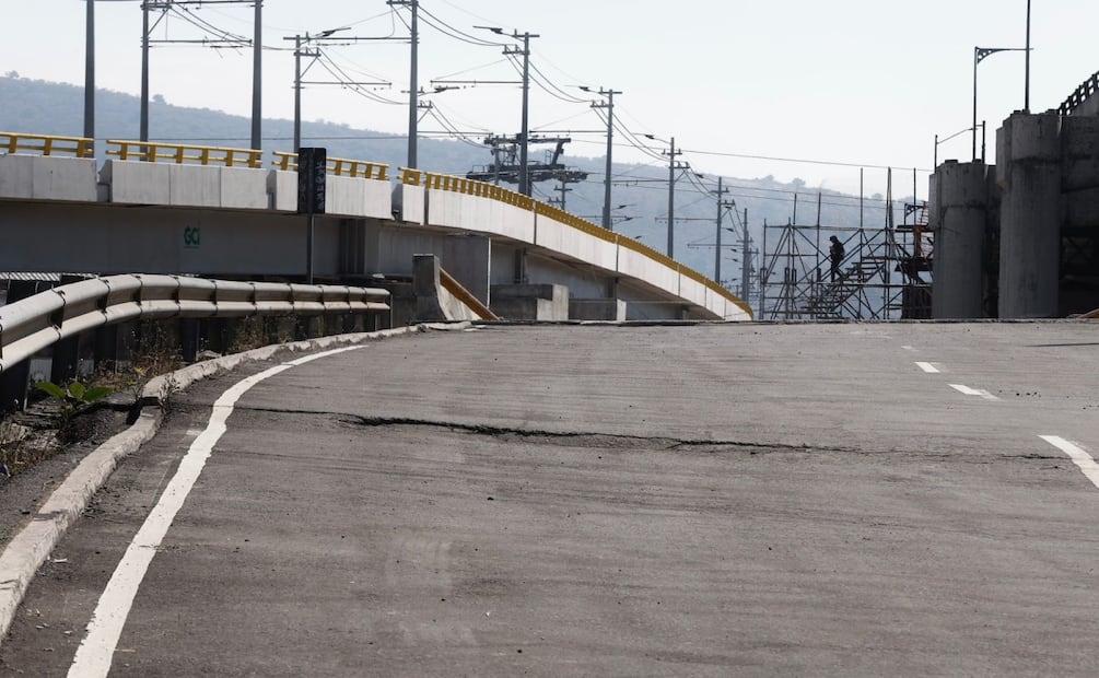 Cierre vial en Puente de La Concordia complica tránsito por obras del Trolebús Santa Martha-Chalco. Foto: Berenice Fregoso
