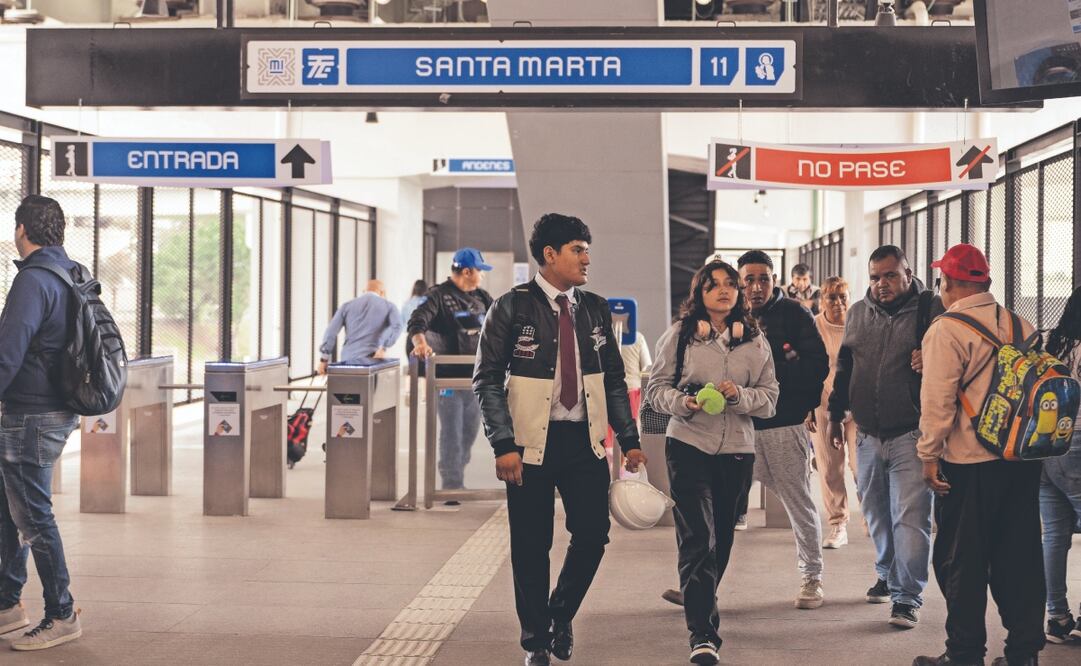 Pasajeros del Trolebús Santa Marta-Chalco aseguraron que han reducido su tiempo de traslado de forma significativa.
Foto: de HUGO SALVADOR. EL UNIVERSAL