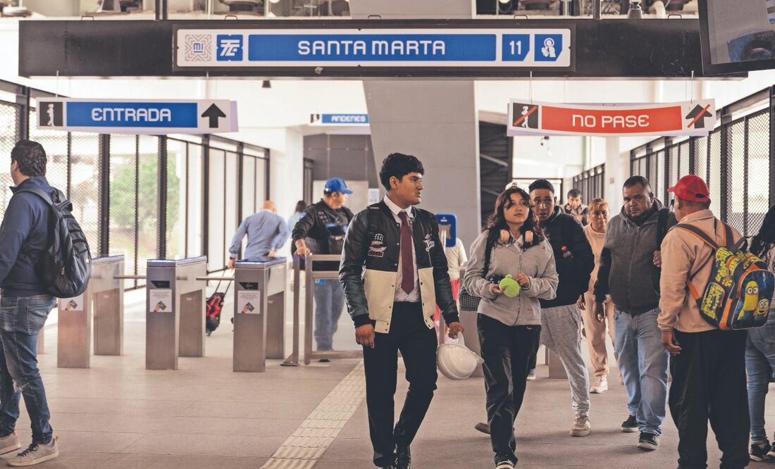 Pasajeros del Trolebús Santa Marta-Chalco aseguraron que han reducido su tiempo de traslado de forma significativa.
Foto: de HUGO SALVADOR. EL UNIVERSAL