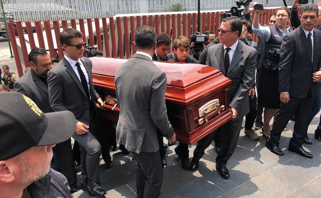 Los coordinadores de los siete grupos parlamentarios pasarán al estrado para ofrecer unas palabras hacia el político mexicano que falleció este domingo. Foto: Diego Simón Sánchez / EL UNIVERSAL