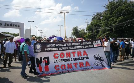 ​Marcha Sección 22 contra Sindicato independiente de maestros en Oaxaca