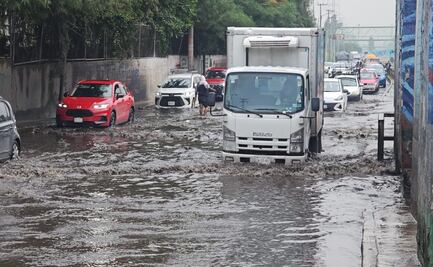 Encharcamientos afectan Gran Canal en GAM; lluvias dejan vehículos varados y complican la circulación