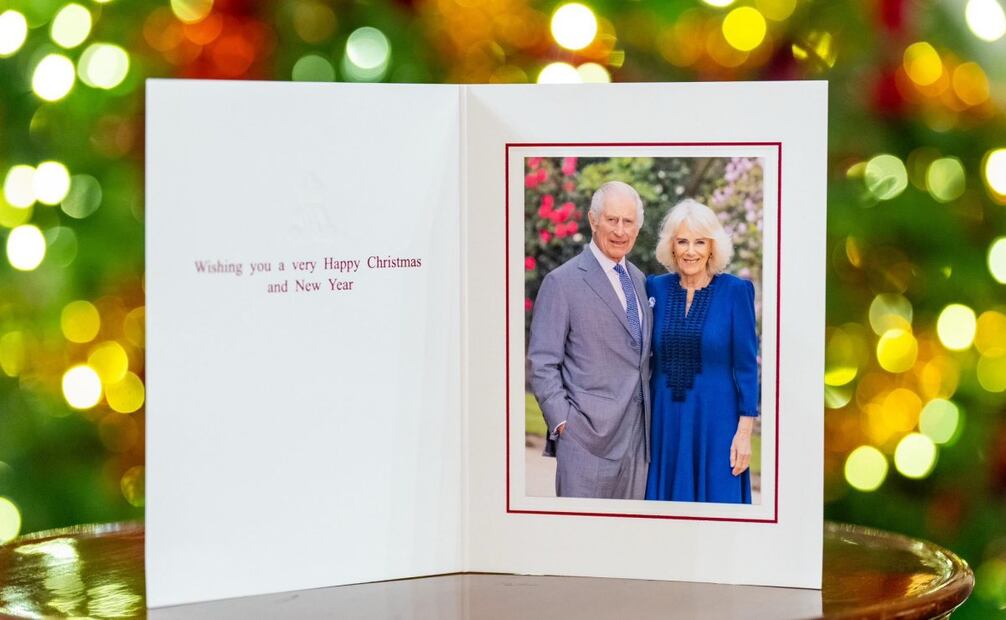 Reyes británicos compartieron su tarjeta navideña oficial (08/12/2024). Foto: X @RoyalFamily