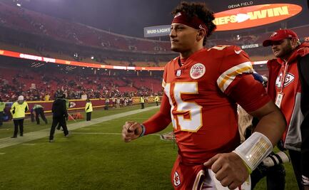 Chiefs vencen a los campeones Rams y reiteran su dominio en AFC en semana 12