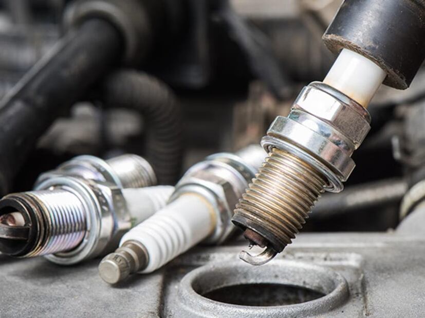 Cambia las bujías cada 60 mil kilómetros.