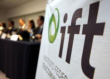 Ante extinción del IFT, trabajadores entregan pliego petitorio a comisionados; piden garantizar finiquito