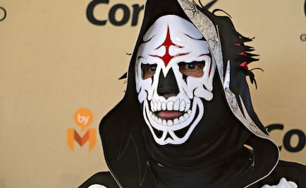 Operan a La Parka tras caída en plena lucha