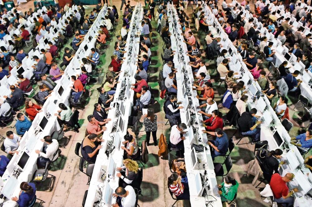 Investigadores afirman que la evaluación de desempeño docente fue atropellada, con muchas responsabilidades diluidas y el resultado tuvo afectación directa a los profesores y alumnos (ARCHIVO EL UNIVERSAL)