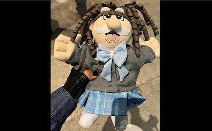 Danna Paola presume Simi de María Belén que le regaló una fan